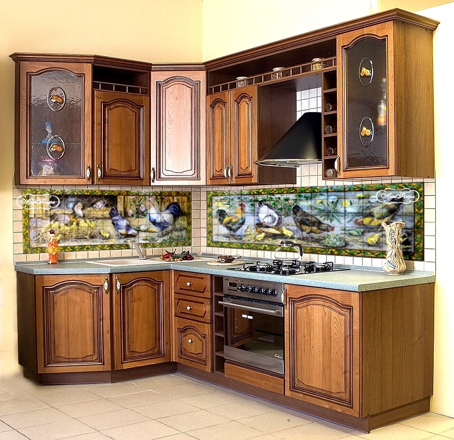 Панно из мозаики в интерьере кухни